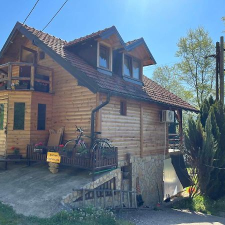 Apartman "Kapetana Luka" Ljubovija ภายนอก รูปภาพ