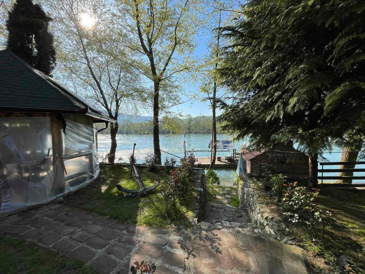 Apartman "Kapetana Luka" Ljubovija ภายนอก รูปภาพ