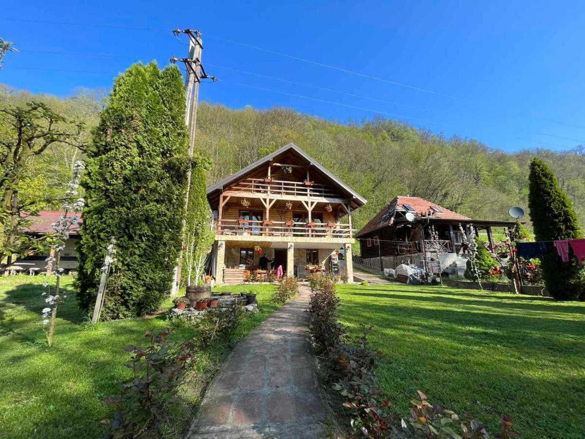 Apartman "Kapetana Luka" Ljubovija ภายนอก รูปภาพ